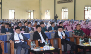 Wabup Andreas Wisuda Bukan Akhir, Tapi Awal Pengabdian